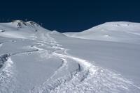seuls sur la piste seuls sur la piste
